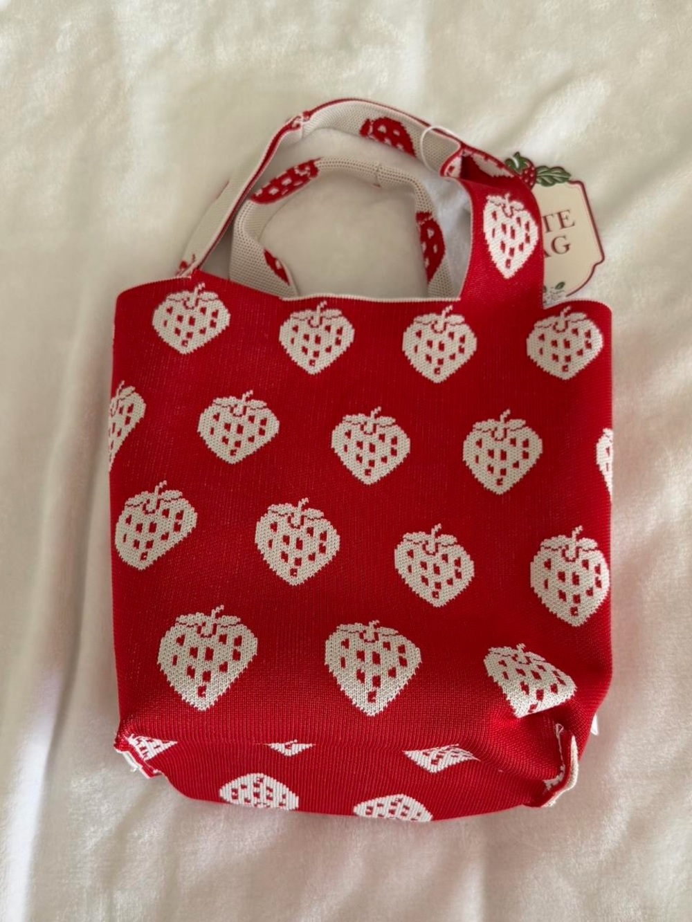 Strawberry Fields Knit Tote Bag - Picture 4 of 5